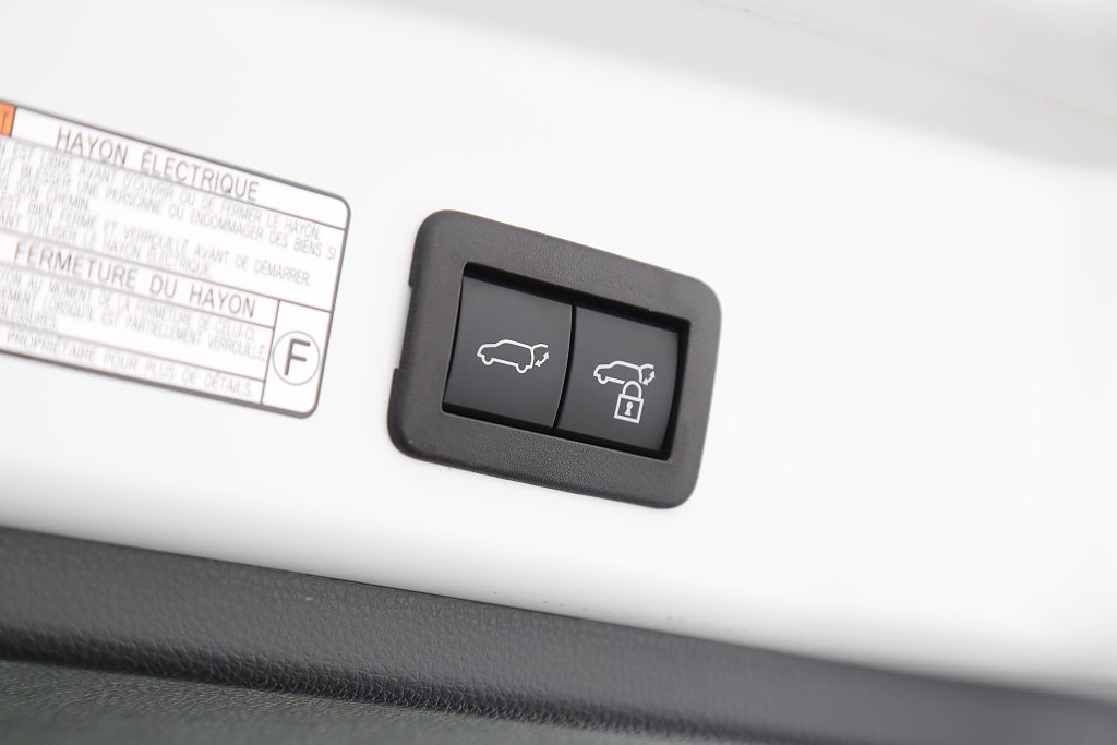 Toyota Corolla Cross 1,8 Hybrid E-CVT 140hk Style Kamera Leasbar 2025