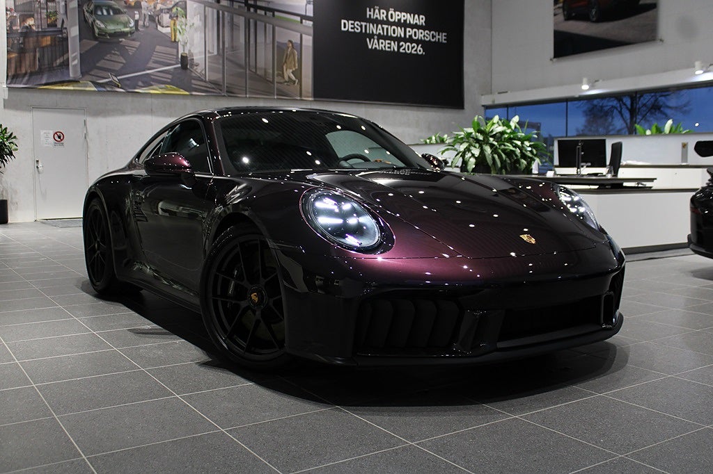 Porsche 911 Carrera 4 GTS