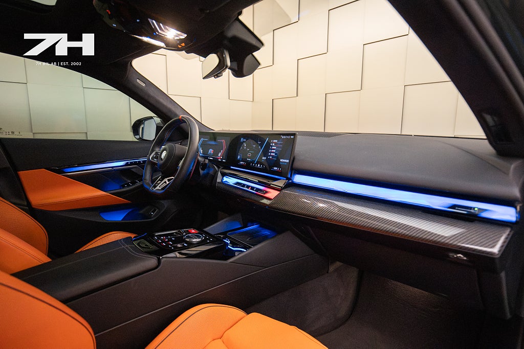 BMW M5 Touring M / Pano / Drag / B&W / HuD / Vent. Säte
