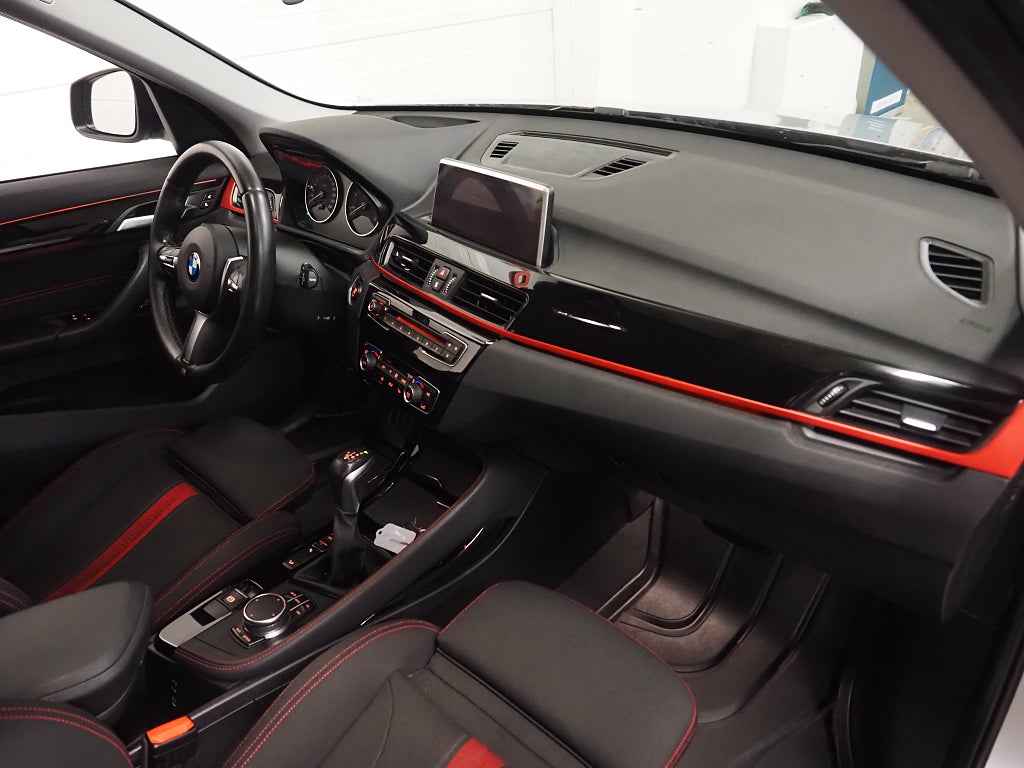 BMW X1 xDrive20d 190hk Sport line Drag Kamera Navi HuD Keyless 2016