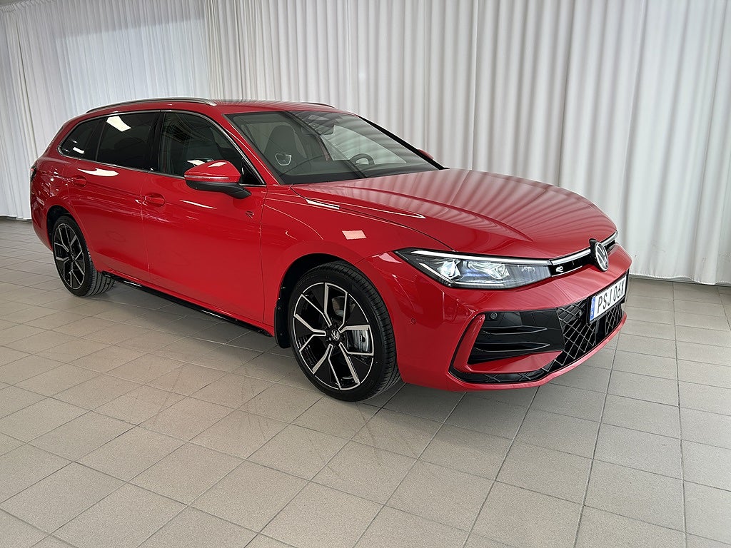Volkswagen Passat R-Line ehybrid 272hk 4.995kr/mån