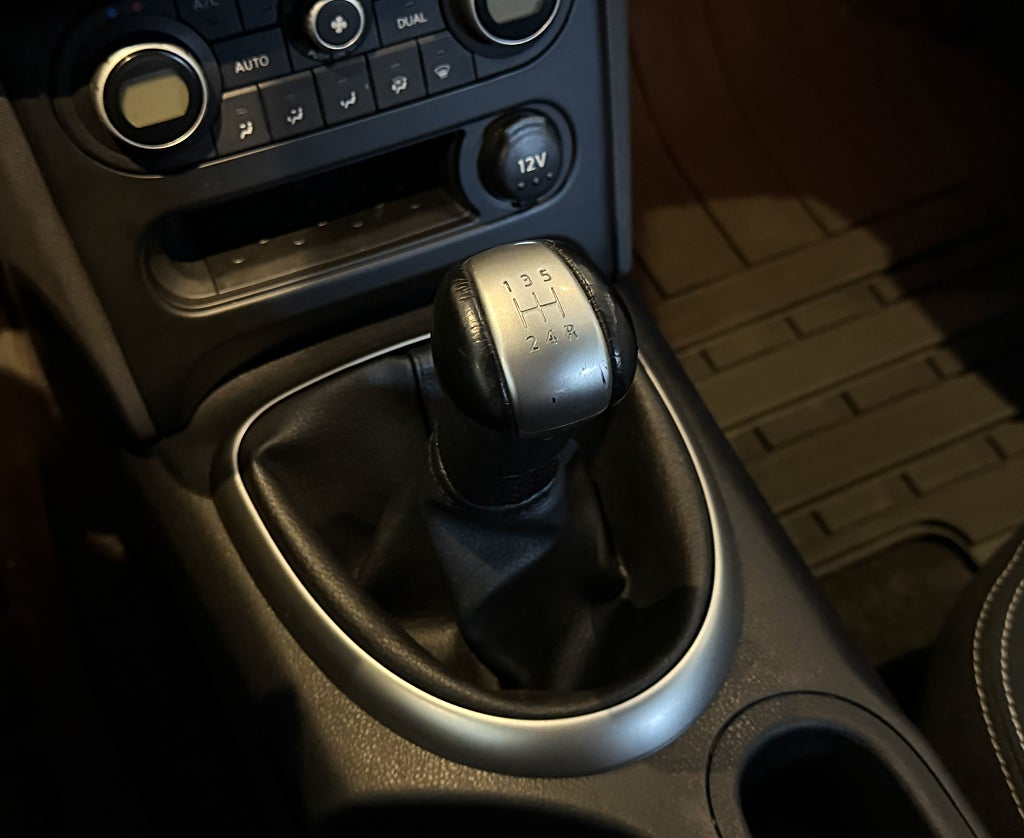 Nissan Qashqai 1.6 114HK NYBESIKTIGAD KAMKEDJA FARTHÅLLARE P-SENSOR