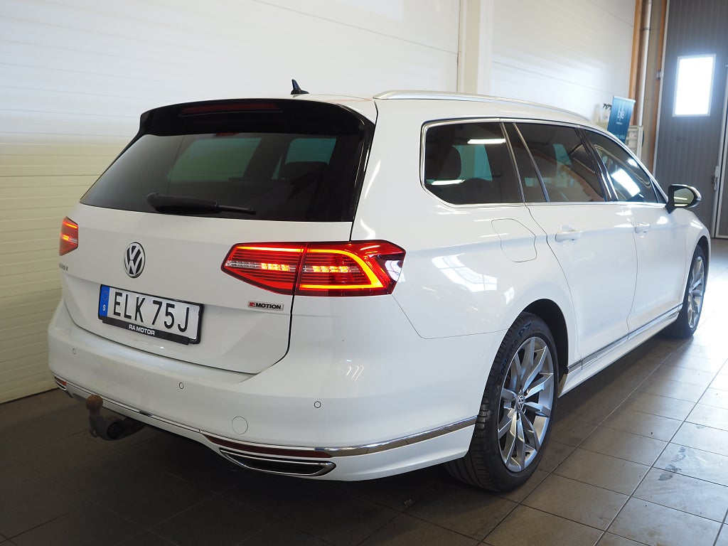 Volkswagen Passat SC 2.0 TDI 4Motion R-Line Cockpit Läder D-Värm Drag Nav 2019