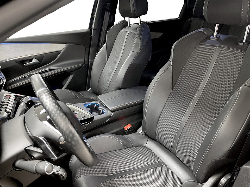 Bild på Peugeot 5008 GT 1.2 PT 130hk Aut 7-SITS B-KAMERA CARPLAY
