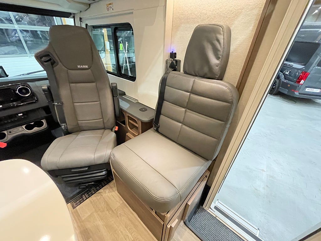 Kabe TMRI 830 LGB Imperial /Drag/Cinderella/Bakhjulsdriven 190hk - Kabe