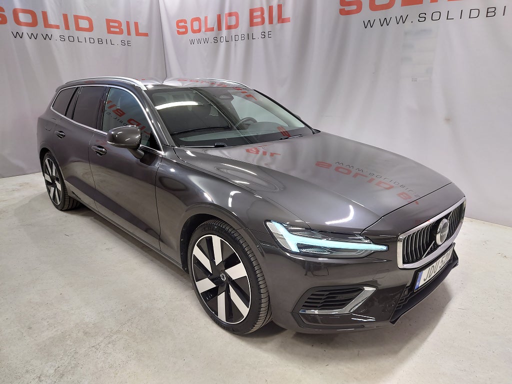 Volvo V60 Recharge T6 AWD Core Edition 