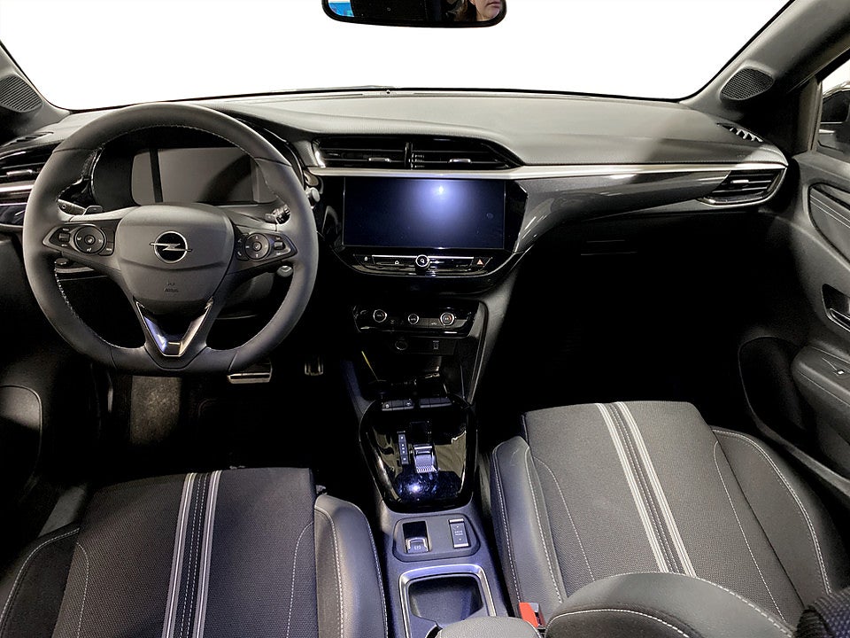 Bild på Opel Corsa GS 1.2 PT 130hk Aut B-KAMERA CARPLAY