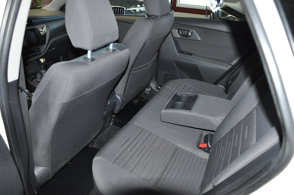 Toyota Auris 2015 - miniatyr 12