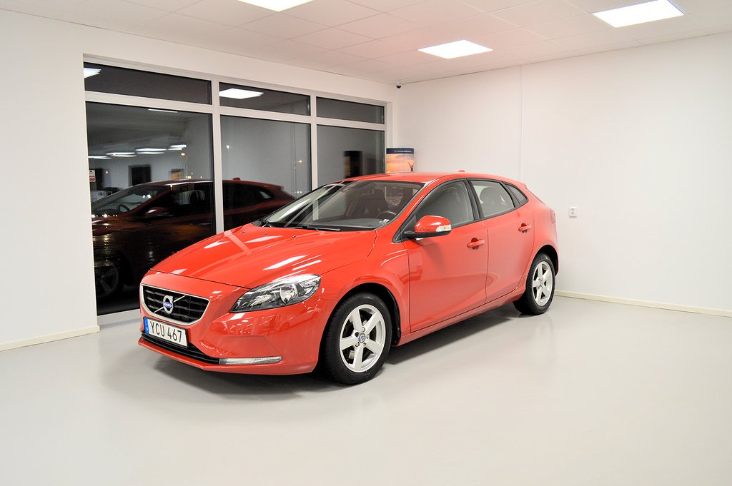 Volvo V40 T2 Kinetic Euro 6, LÅGMIL!!