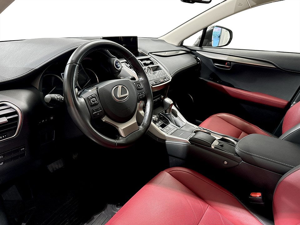 Bild på Lexus NX 300h 2.5 197hk Aut AWD - DRAG, B-KAMERA,1 ÄGARE