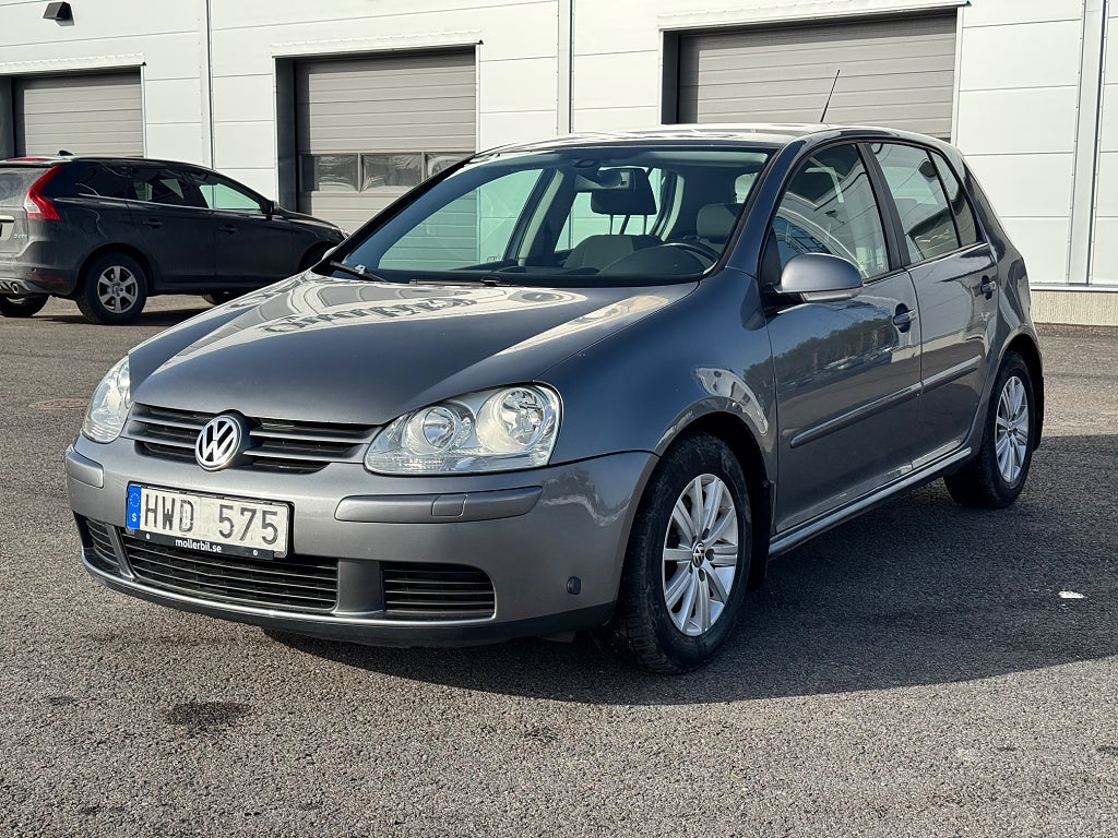 Volkswagen Golf 5-dörrar 1.6 Multifuel Trendline, S&V-hjul Nybesiktad