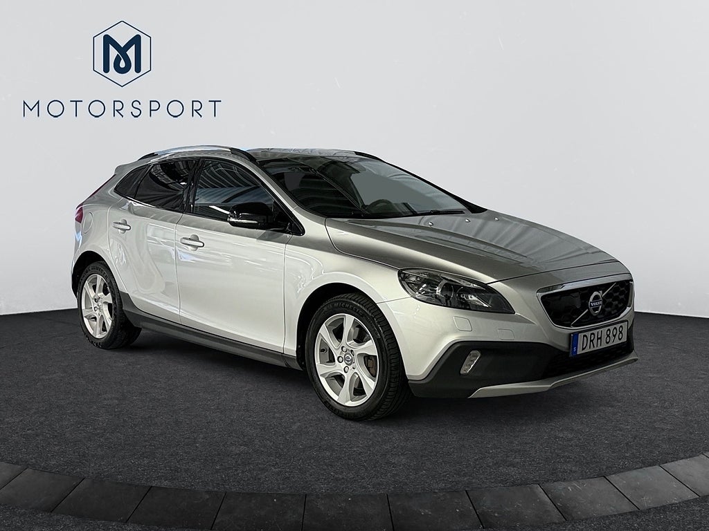 Volvo V40 Cross Country D3 DRAG Värmare Navi Bluetooth VoC Sensor bak bild 7