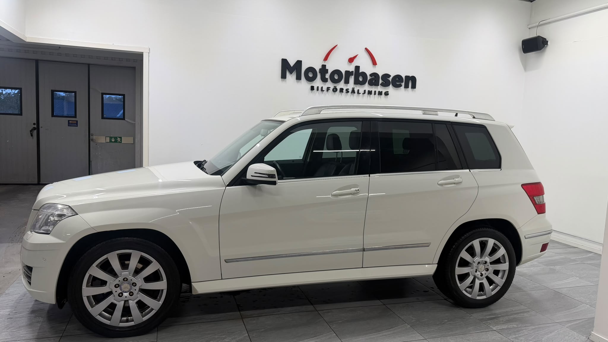 Mercedes-Benz GLK 2010, kuva 2/10
