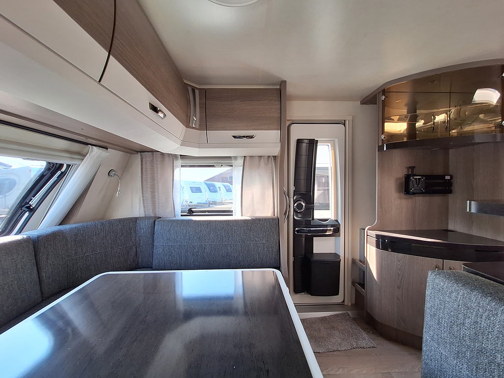 Hobby Prestige 660 WFC Dubbelbädd, Dusch, Kampanjprodukt!
