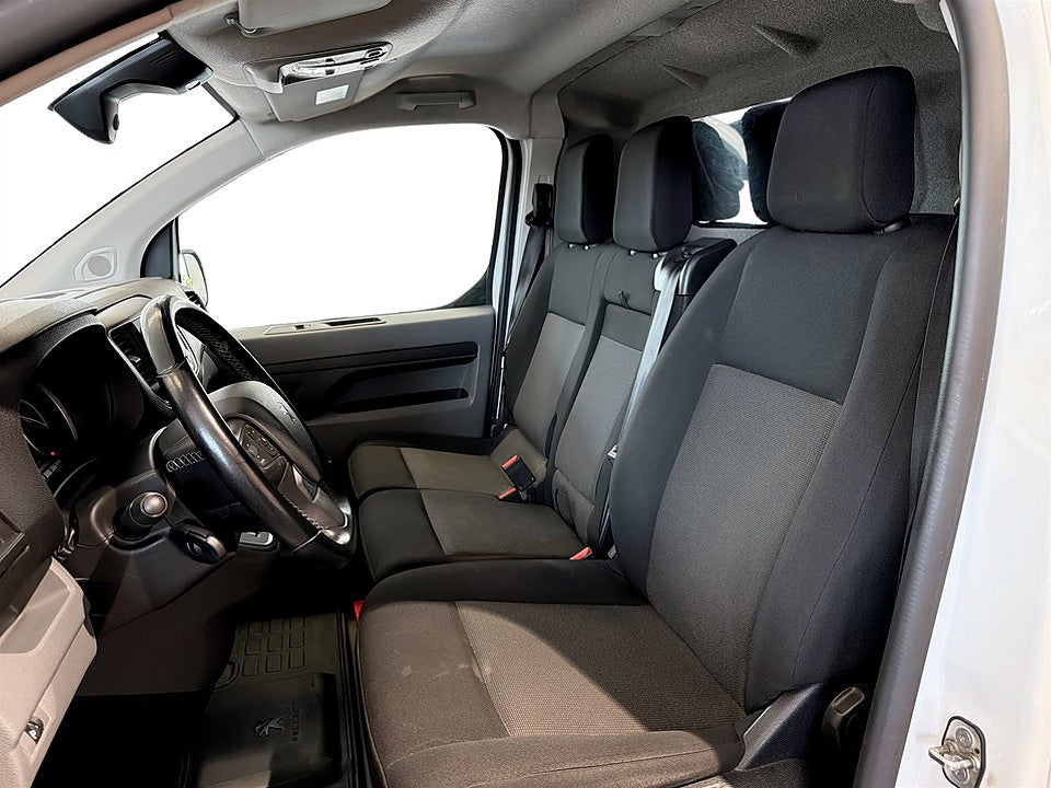 Bild på Peugeot e-Expert PRO+ 75kWh 136hk Aut L2 B-KAMERA NAVI