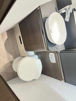 Husbil-integrerad Adria SONIC SUPREME 700 DC 21 av 26