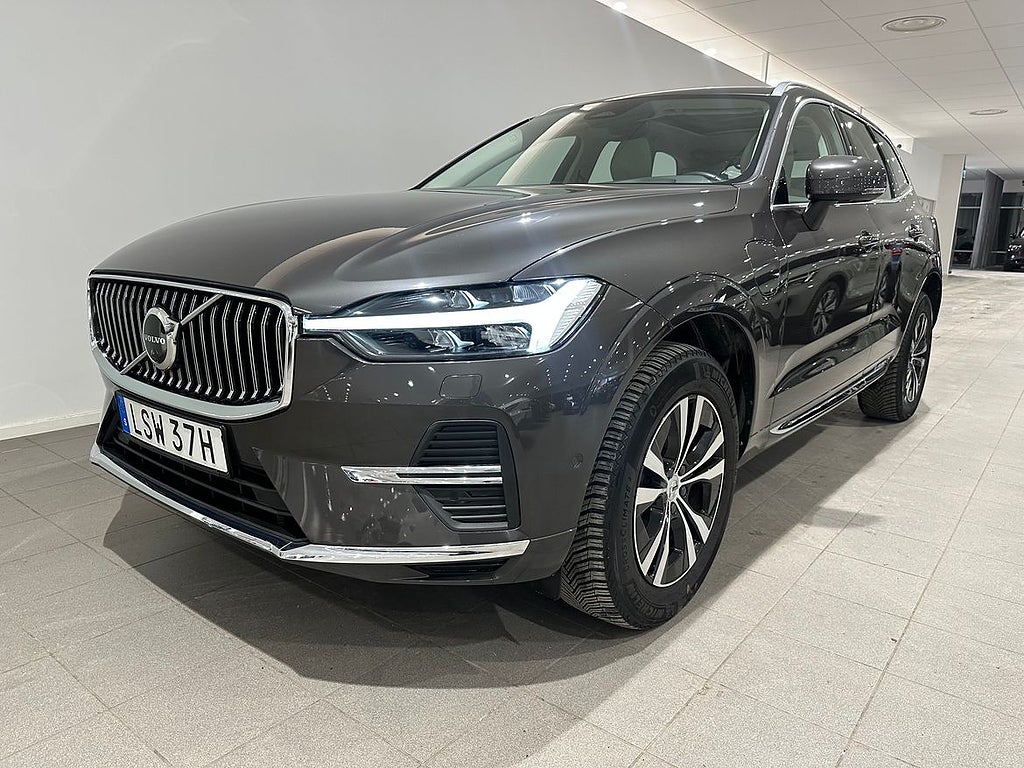 Volvo XC60 Recharge T6 Core Edition, panoramatak, 360 kame...