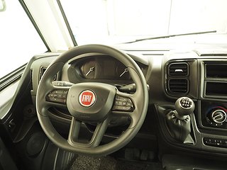 Husbil-integrerad Knaus Van I 550 MF 12 av 16