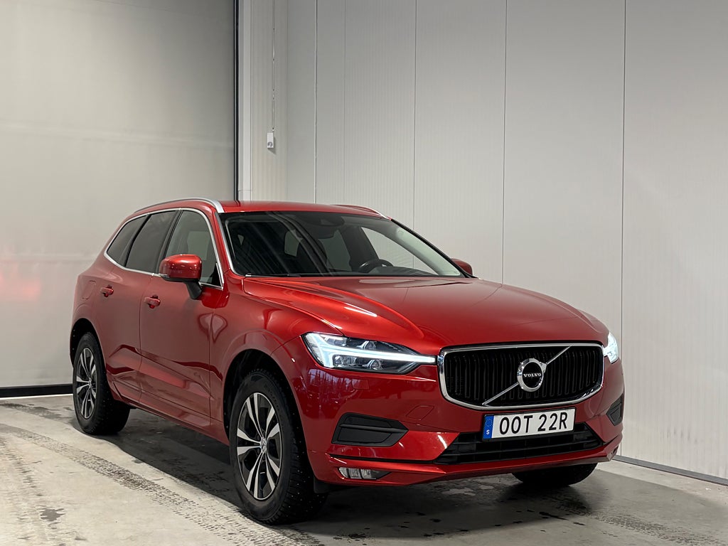 Volvo XC60 B4 AWD Momentum Dragkrok D-värm B-Kam H&K Voc