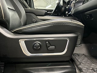 RAM 1500 Crew Cab 5.7 V8 4x4 Laramie Black Edition MOMSAD/VÄLUTRUSTAD