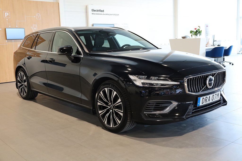 Volvo V60 Recharge T6 AWD Aut Core edt Navi Drag Leasbar 2023