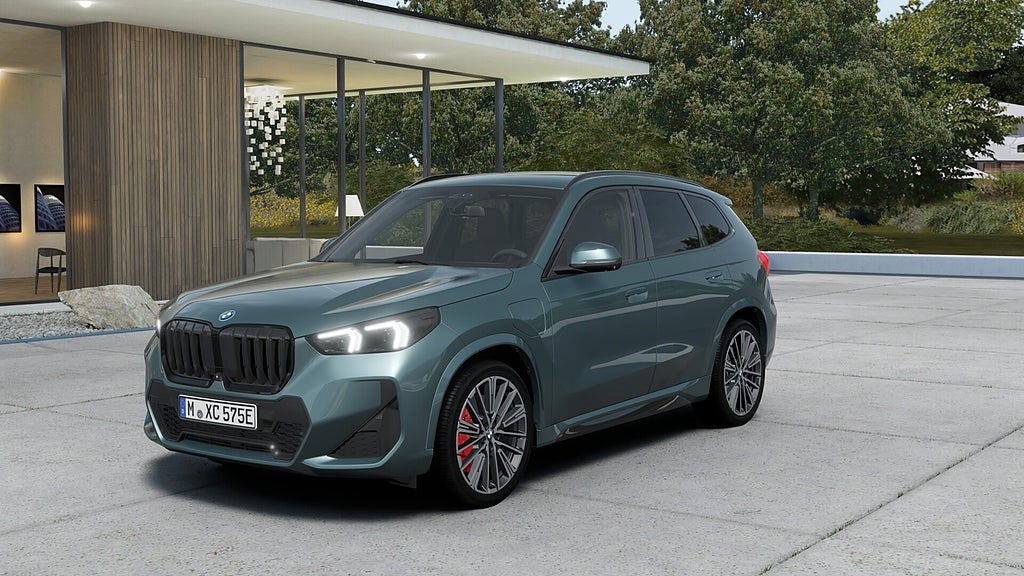 BMW X1 xDrive25e M Sport Pro Fully Charged Drag H K DA | Ränta 0,95%