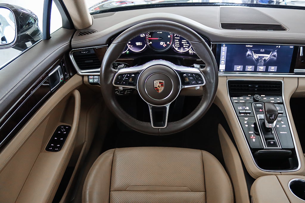 Porsche Panamera 4S PDK PASM B-kamera Pano Navi 422hk En Brukare