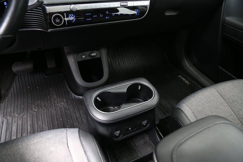 Hyundai IONIQ 5 72.6 kWh AWD Essential 20" Soltak 2022