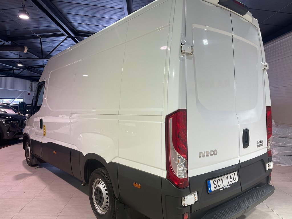 Iveco Daily 35-140 Skåpbil 2.3 JTD Hi-Matic | MOMS | Värmare 2022