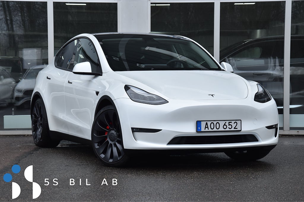 Tesla Model Y Performance MOMS FSD3 NAVI PANO DRAG VÄRM 534HK