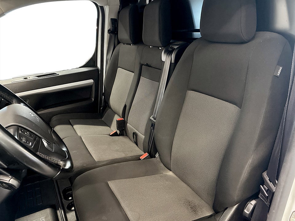 Bild på Peugeot Expert PRO+ 2.0 BHDi 145hk Aut L3 DRAG FARTHÅLLARE