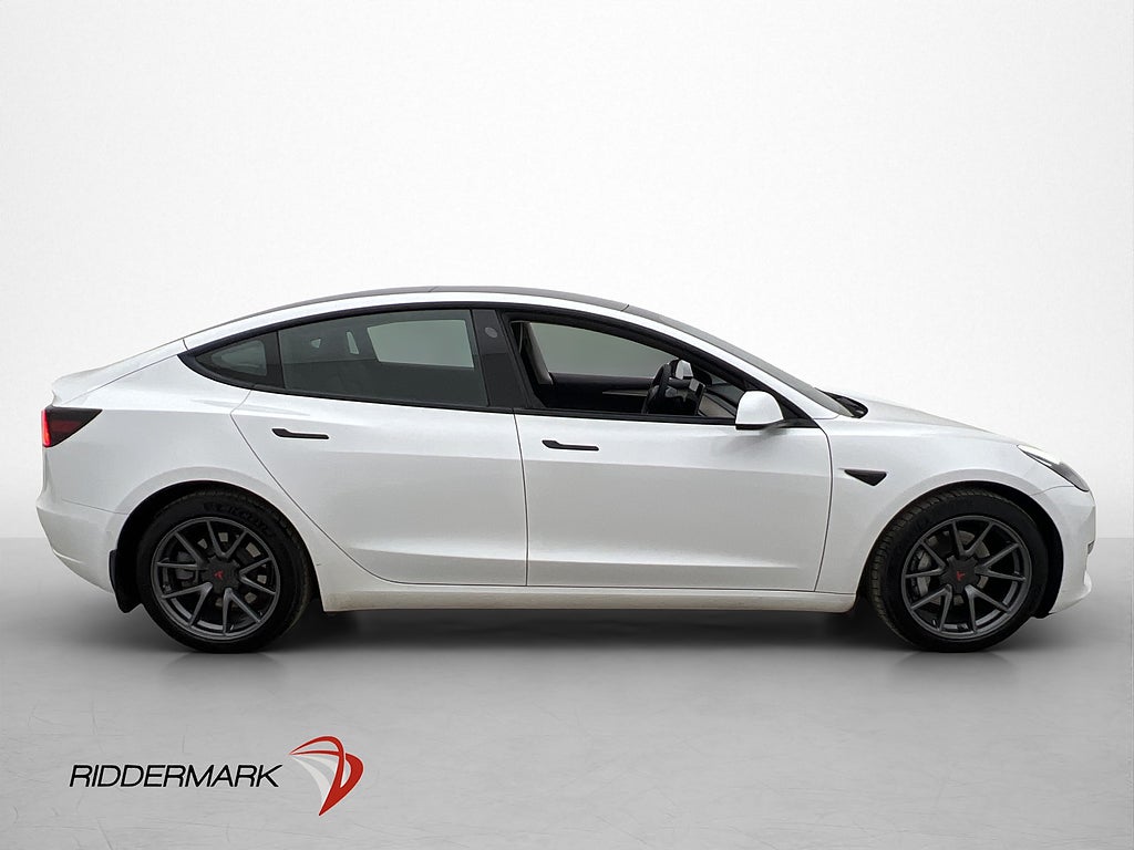 Tesla Model 3 Long Range AWD Autopilot Dragkrok Svensksåld