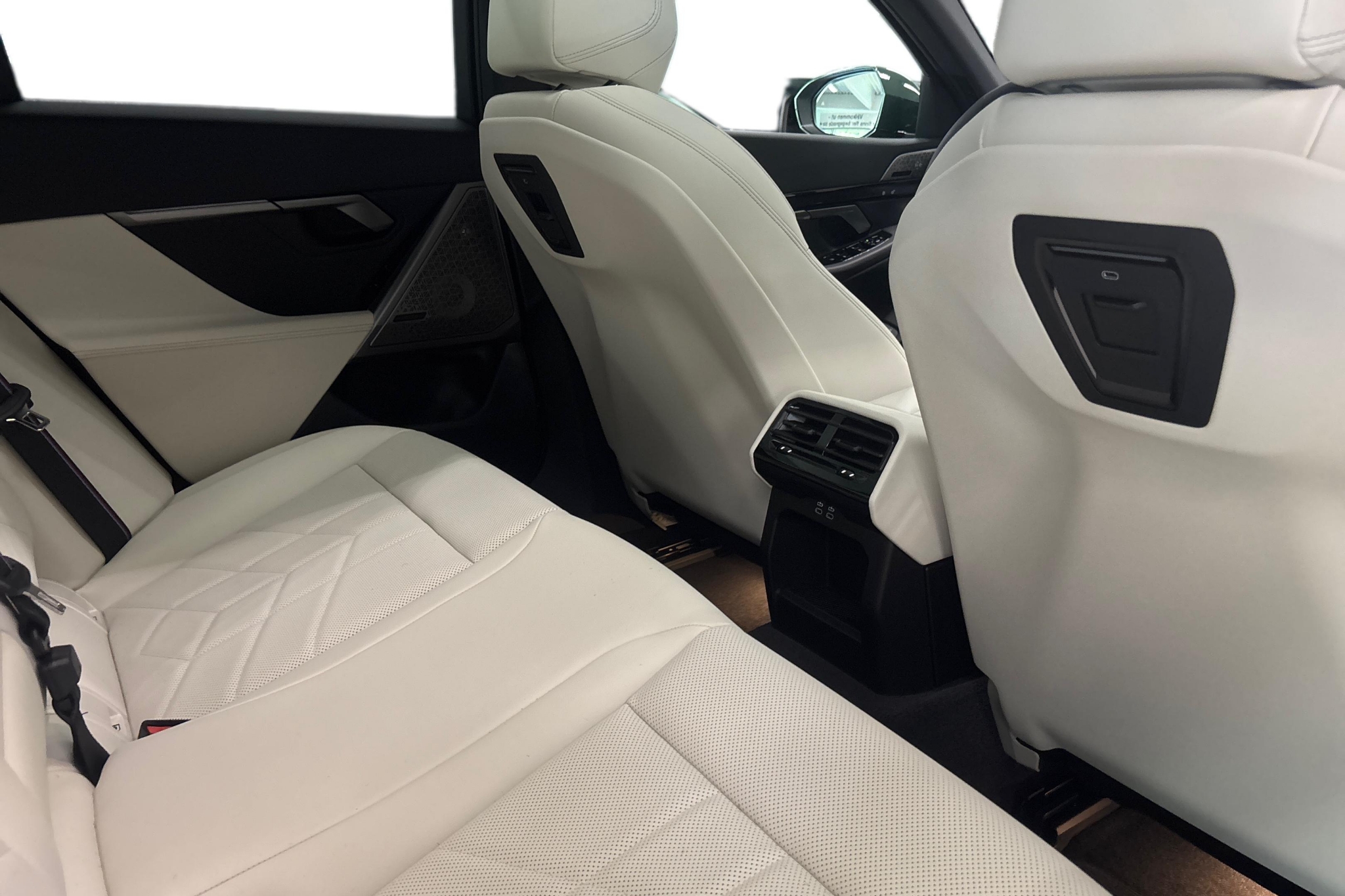 BMW 550 e xDrive Sedan M-Sport 2026, bild 7/50