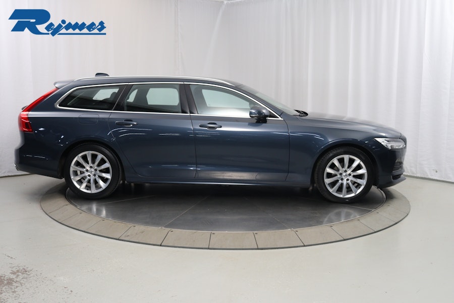 Volvo V90 D4 Momentum SE 2019, kuva 3/51