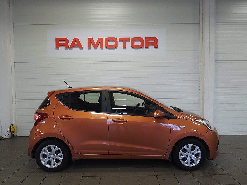 Hyundai i10 1.0 ComfortPlus 67hk Motorvärmare P-Sensorer Rattvärme 2014
