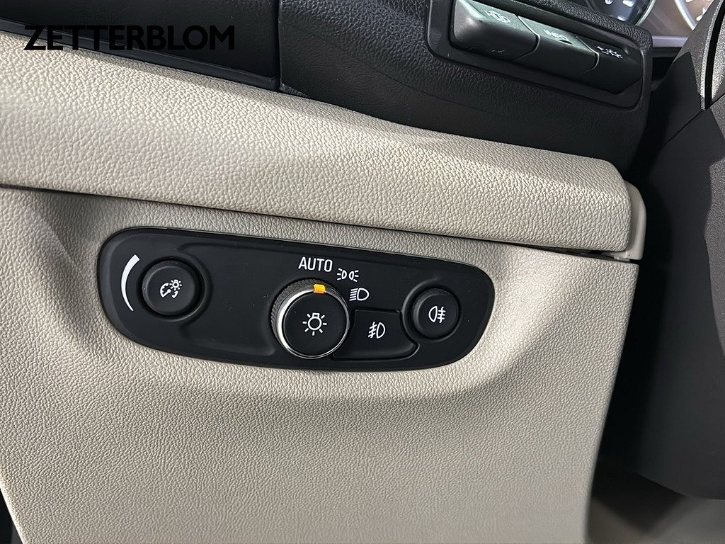 Sedan Opel Insignia 15 av 17