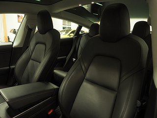 Sedan Tesla Model 3 16 av 22