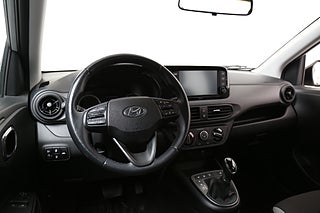 Halvkombi Hyundai i10 12 av 21