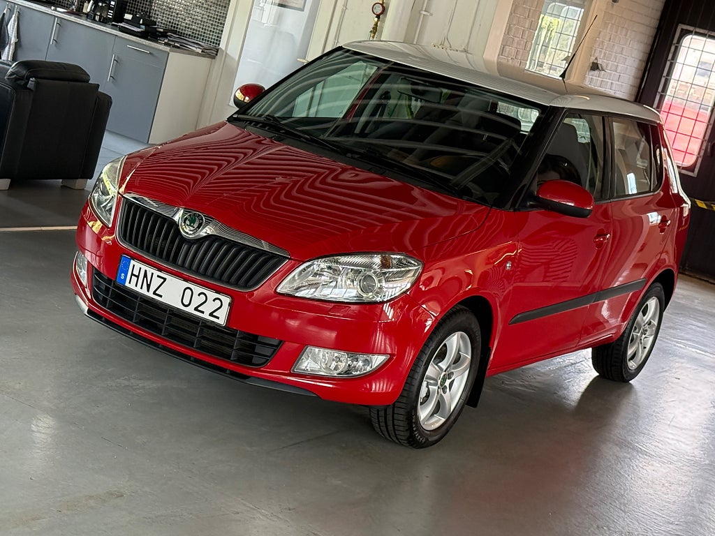 Skoda Fabia 1.2 TSI  Elegance 7410mil  Stor service utförd