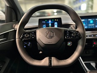 MG 3 Hybrid+ Luxury Metallic 360° GPS Pvärm S/V-hjul MOMS