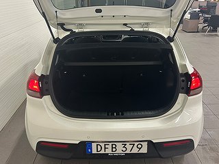Halvkombi Kia Rio 9 av 22
