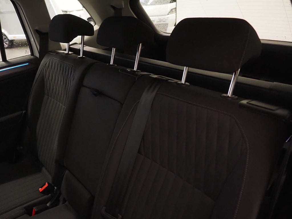 Volkswagen Tiguan Allspace TSI 190hk 4M 7-sitsIDrag|Värmare| 2023