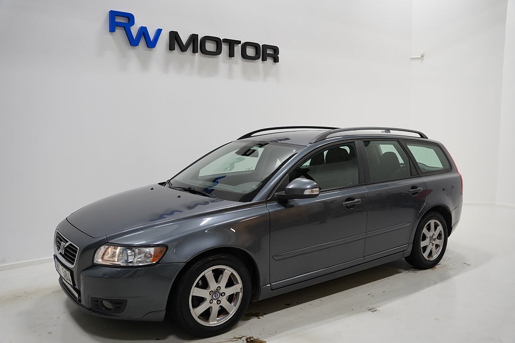 Volvo V50 D3 150hk Momentum D-värmare Dragkrok Bluetooth