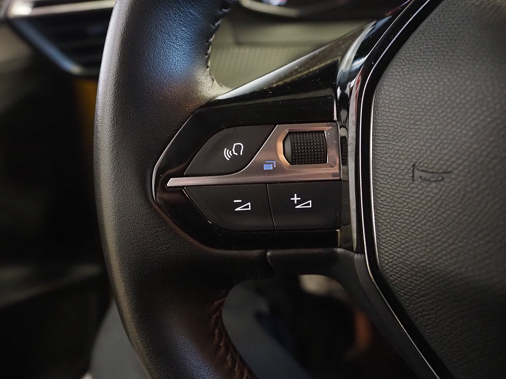 Peugeot 208 1.2 PureTech 75hk Active | Låga mil | M o K