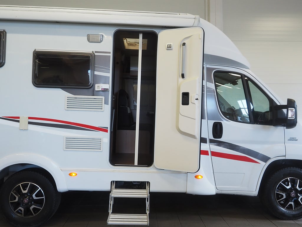 Sunlight T60 Under 6m Markis Automat Tvärbädd Stort garage 2016