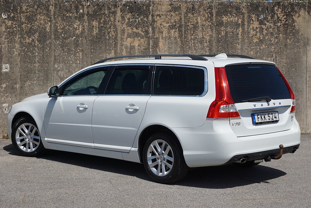 Volvo V70 D4 AWD Momentum 181hk|Drag|Värmare|Rattvärme|2-Brukare|
