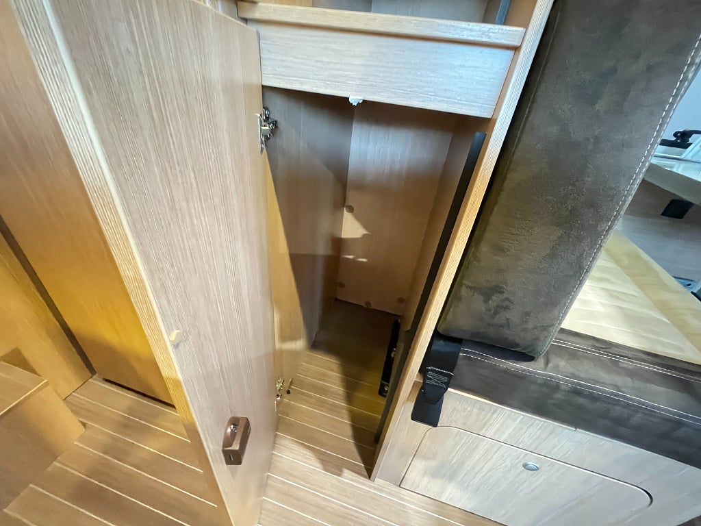 Roadcar 600 / B-körkort / Under 6m / Cykelställ /   - Roadcar