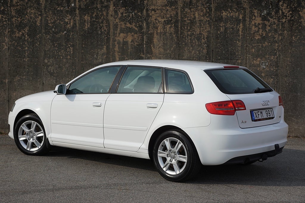 Audi A3 Sportback 2.0 TDI 140hk|Drag|1311kr Årskatt|S/V-hjul|
