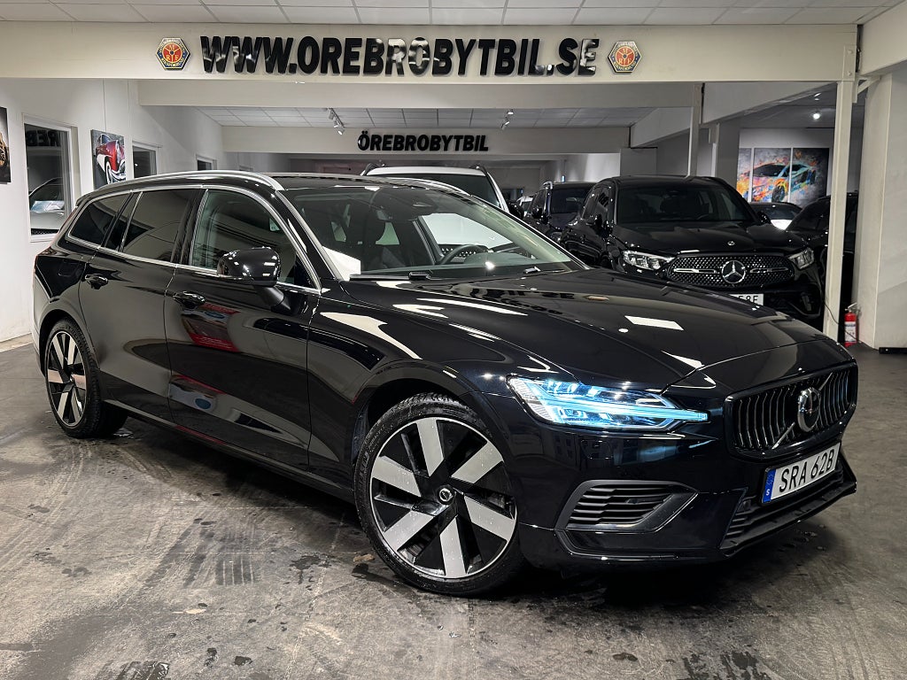Volvo V60 Recharge T6 AWD Core Bright Blis Drag Storabatteri