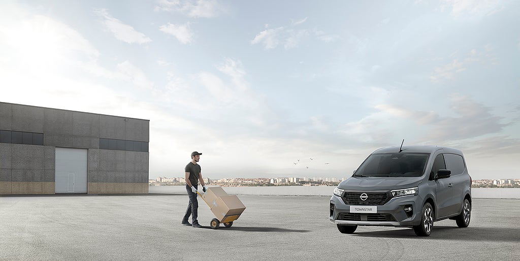 Nissan Townstar AUTOMAT  |L2H1 Bensin | | Drag | N-Connecta